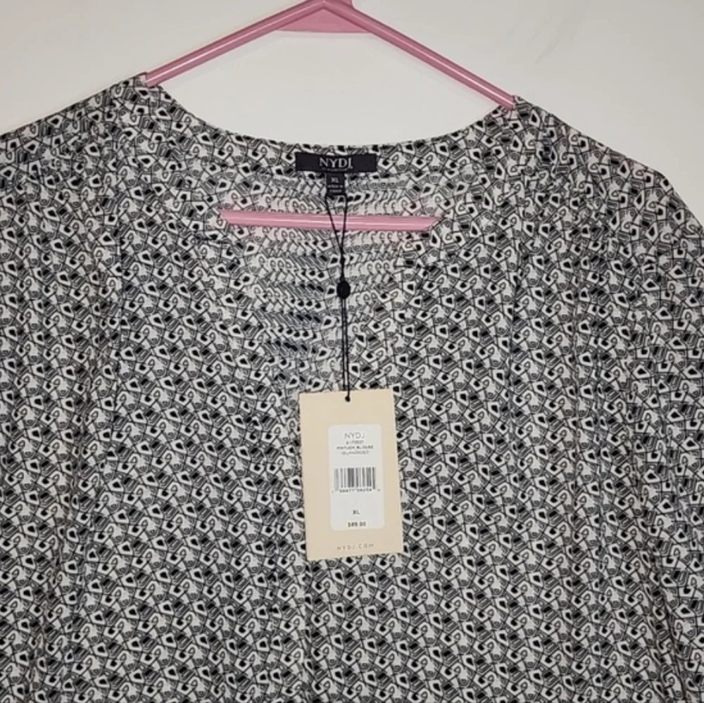 NYDJ Pintuck Blouse NWT Size XLarge - Picture 14 of 14